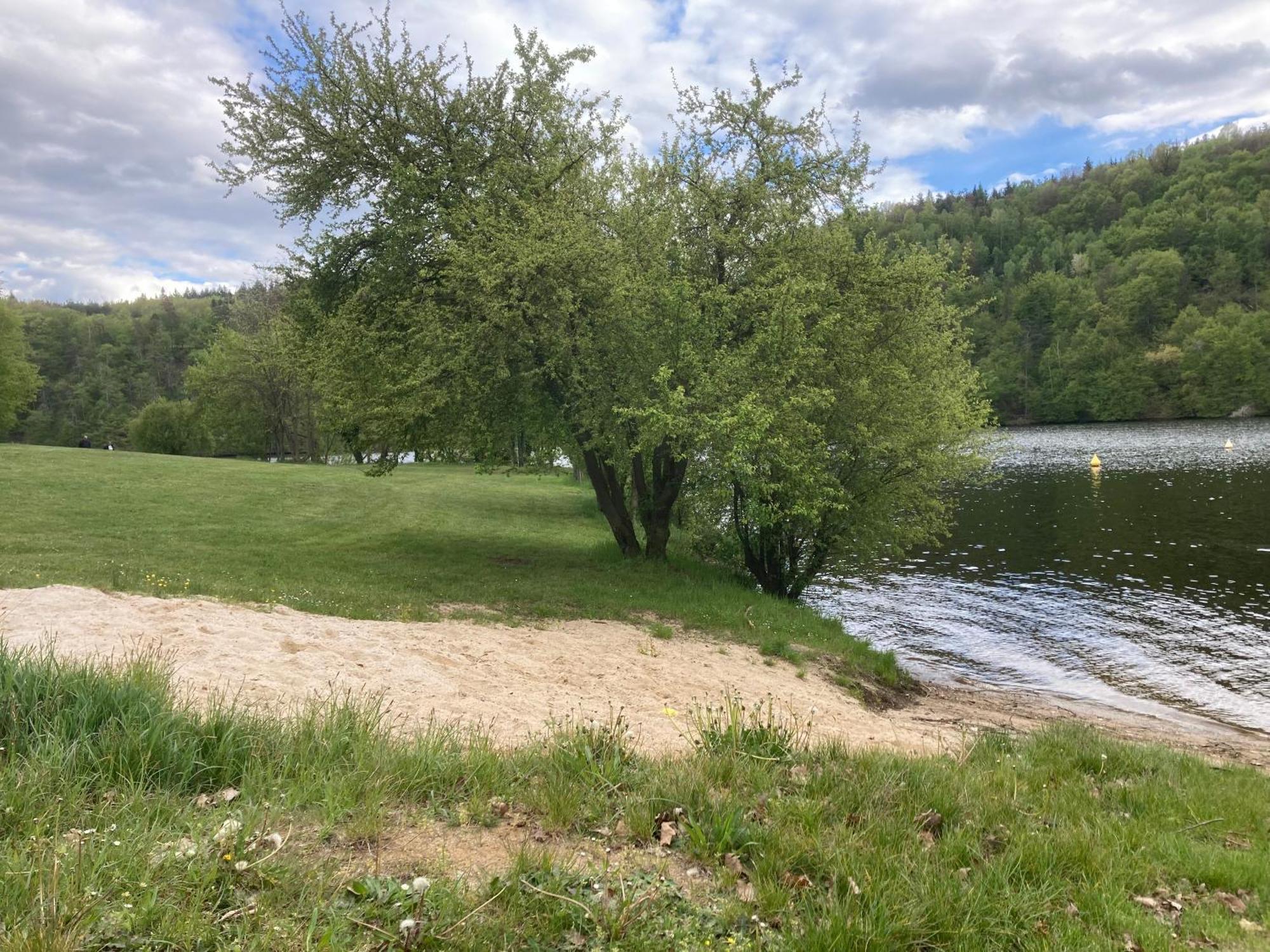 Penzion Cholin Novy Knin Bagian luar foto