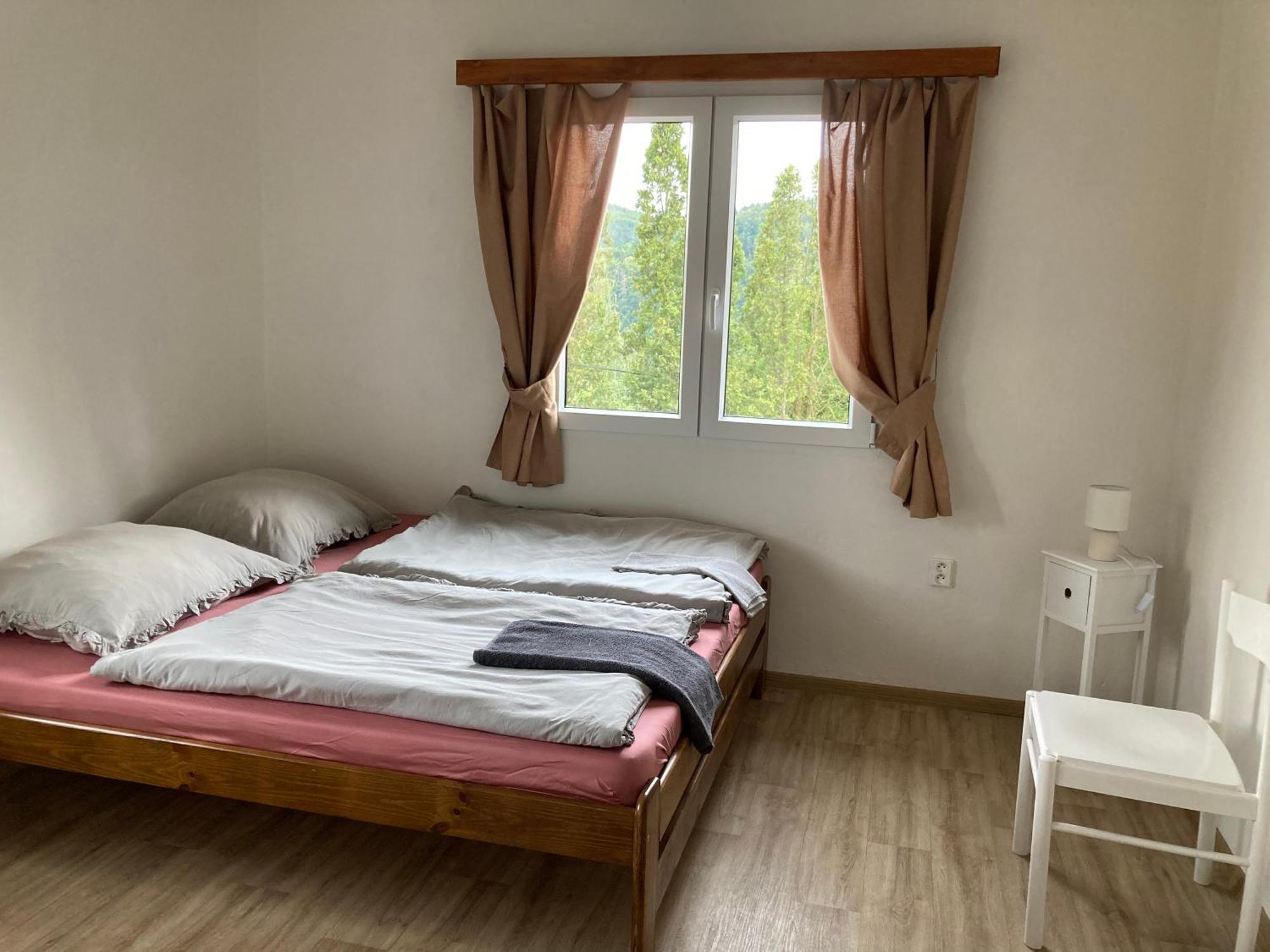 Penzion Cholin Novy Knin Bagian luar foto